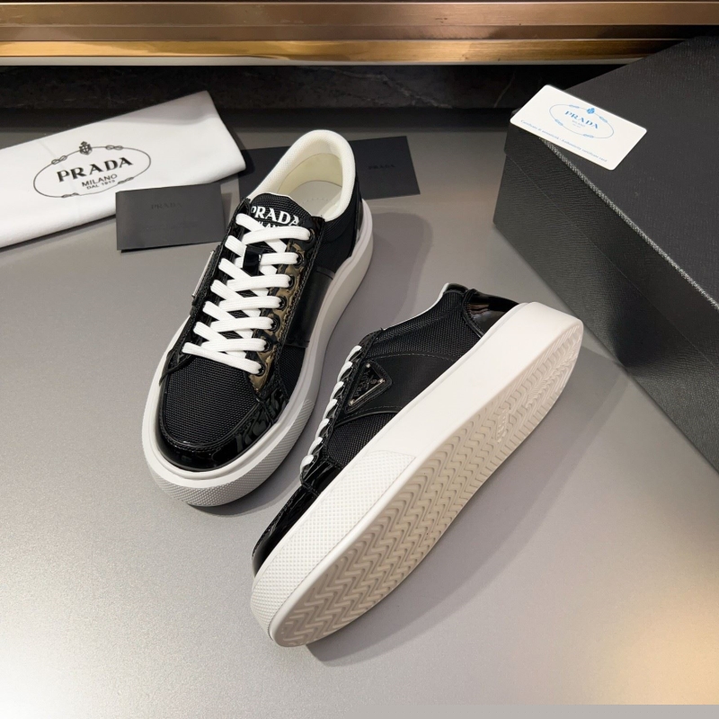 Pra*a casual shoes